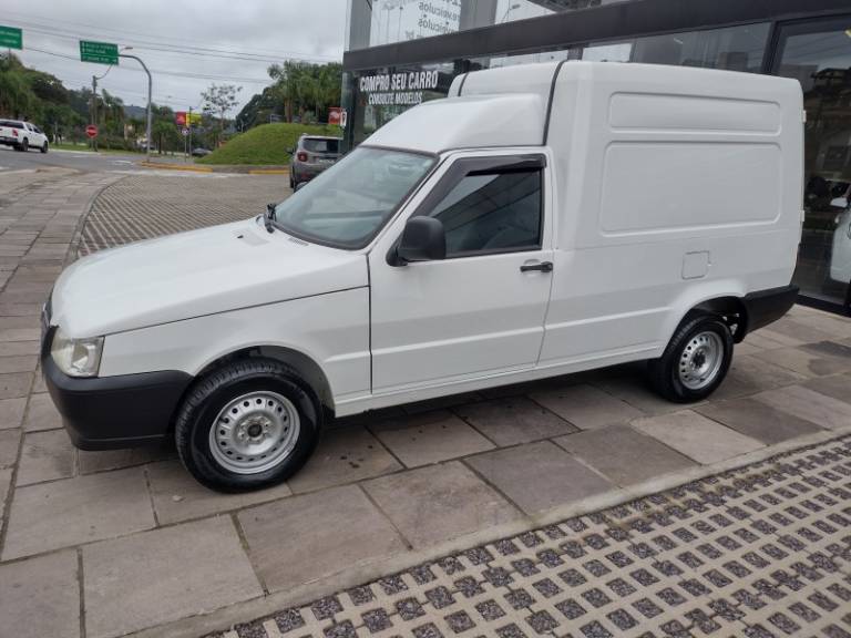 FIAT - FIORINO - 2012/2013 - Branca - R$ 42.000,00