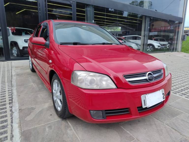 CHEVROLET - ASTRA - 2008/2009 - Vermelha - R$ 32.000,00