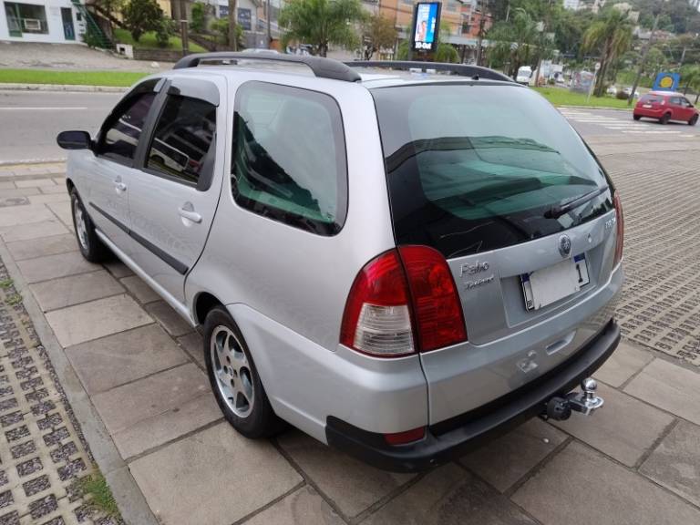 FIAT - PALIO - 2006/2007 - Prata - R$ 26.000,00