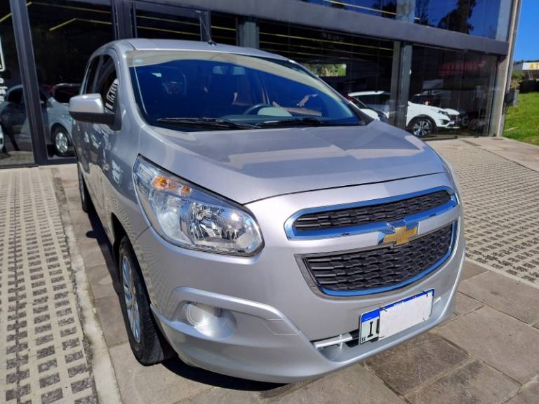 CHEVROLET - SPIN - 2012/2013 - Prata - R$ 46.000,00