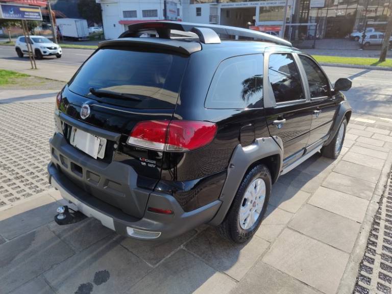 FIAT - PALIO - 2011/2012 - Preta - R$ 42.000,00