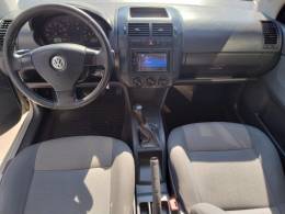 VOLKSWAGEN - POLO - 2006/2008 - Prata - R$ 33.000,00