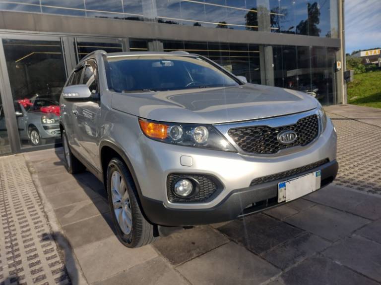 KIA MOTORS - SORENTO - 2011/2012 - Prata - R$ 65.000,00