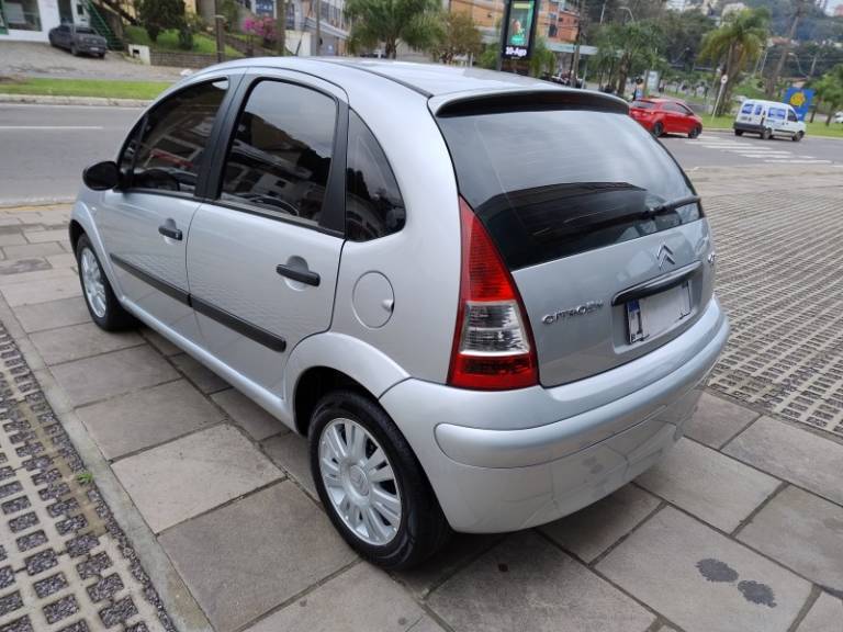 CITROËN - C3 - 2010/2011 - Prata - R$ 29.000,00