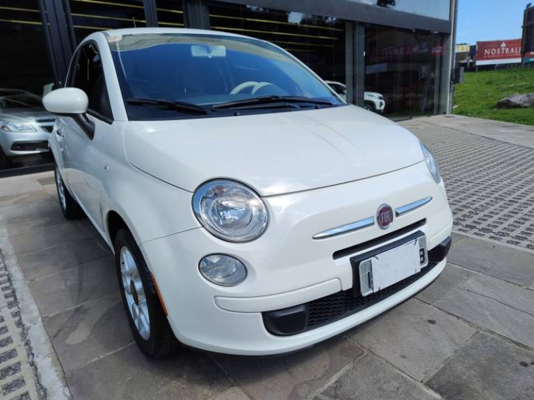 FIAT - 500 - 2011/2012 - Branca - R$ 47.000,00