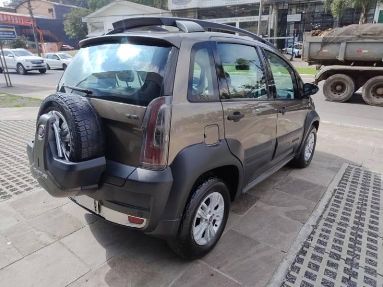 FIAT - IDEA - 2010/2011 - Marrom - R$ 35.000,00