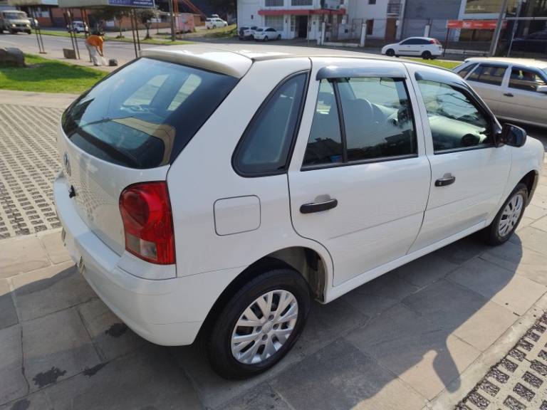 VOLKSWAGEN - GOL - 2013/2014 - Branca - R$ 24.900,00