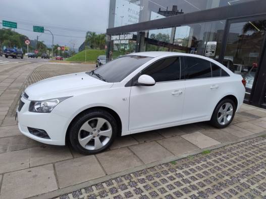 CHEVROLET - CRUZE - 2011/2012 - Branca - R$ 55.000,00