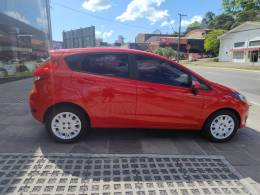 FORD - FIESTA - 2014/2015 - Vermelha - R$ 46.000,00