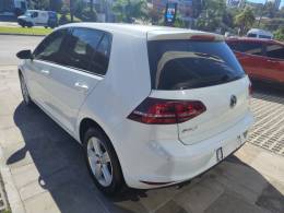 VOLKSWAGEN - GOLF - 2016/2017 - Branca - R$ 89.999,00