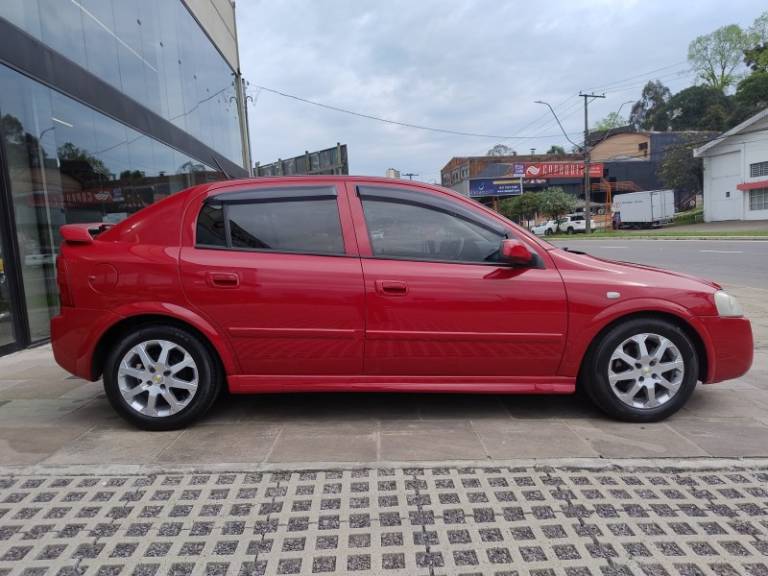 CHEVROLET - ASTRA - 2008/2009 - Vermelha - R$ 32.000,00