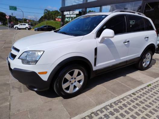 CHEVROLET - CAPTIVA - 2011/2012 - Branca - R$ 45.000,00