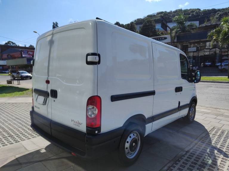 RENAULT - MASTER - 2012/2013 - Branca - R$ 99.999,00