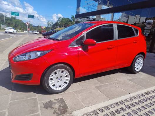 FORD - FIESTA - 2014/2015 - Vermelha - R$ 46.000,00