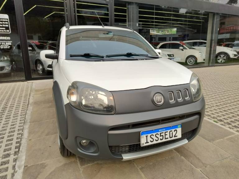 FIAT - UNO - 2011/2012 - Branca - R$ 29.999,00