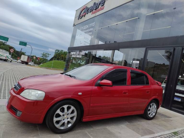 CHEVROLET - ASTRA - 2008/2009 - Vermelha - R$ 32.000,00