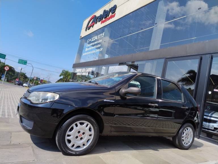 FIAT - PALIO - 2008/2009 - Preta - R$ 22.000,00