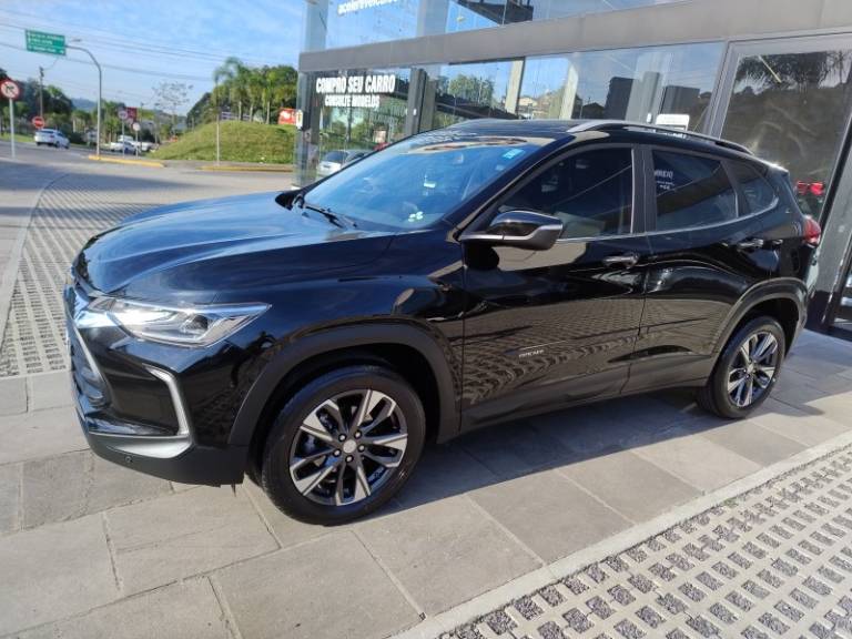 CHEVROLET - TRACKER - 2022/2023 - Preta - R$ 129.999,00