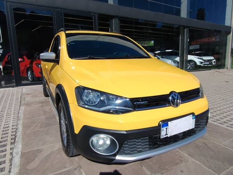 VOLKSWAGEN - SAVEIRO - 2014/2015 - Amarela - R$ 69.999,00