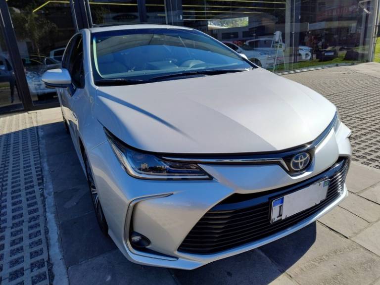 TOYOTA - COROLLA - 2019/2020 - Prata - R$ 139.999,00