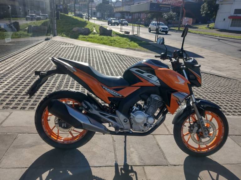 HONDA - CB 250F TWISTER - 2019/2019 - Laranja - R$ 19.999,00