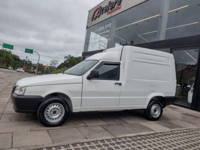 FIAT - FIORINO - 2012/2013 - Branca - R$ 42.000,00