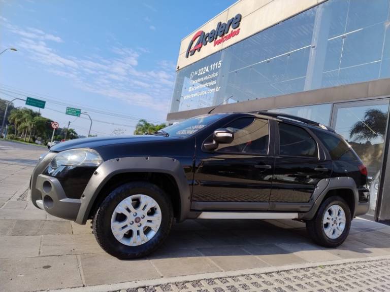 FIAT - PALIO - 2011/2012 - Preta - R$ 42.000,00