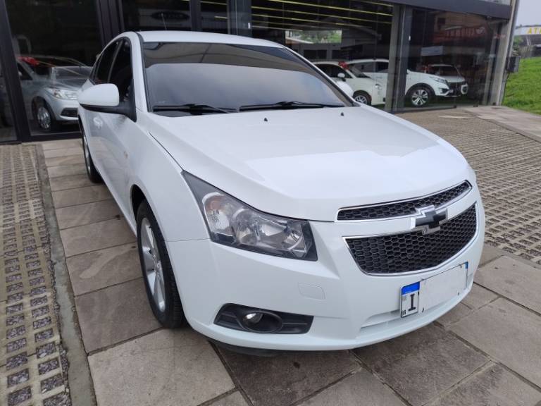 CHEVROLET - CRUZE - 2011/2012 - Branca - R$ 55.000,00