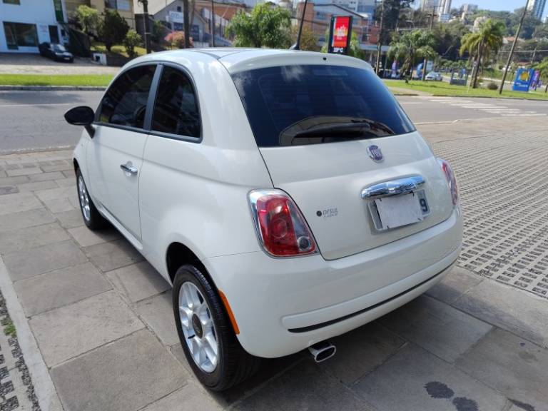 FIAT - 500 - 2011/2012 - Branca - R$ 47.000,00