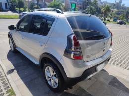 RENAULT - SANDERO - 2013/2014 - Prata - R$ 43.000,00