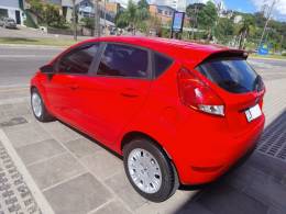 FORD - FIESTA - 2014/2015 - Vermelha - R$ 46.000,00