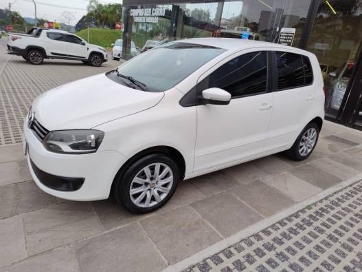 VOLKSWAGEN - FOX - 2012/2013 - Branca - R$ 39.999,00