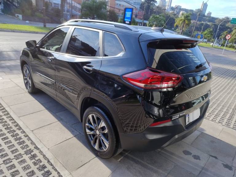 CHEVROLET - TRACKER - 2022/2023 - Preta - R$ 129.999,00