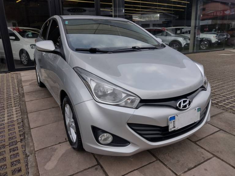 HYUNDAI - HB20 - 2012/2013 - Prata - R$ 46.000,00