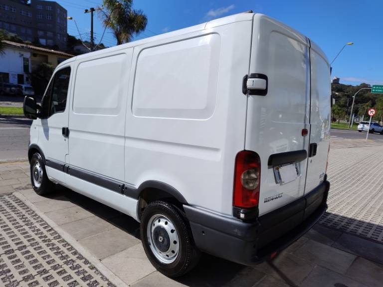 RENAULT - MASTER - 2012/2013 - Branca - R$ 99.999,00