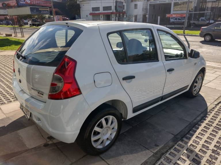 RENAULT - SANDERO - 2010/2011 - Branca - R$ 29.999,00