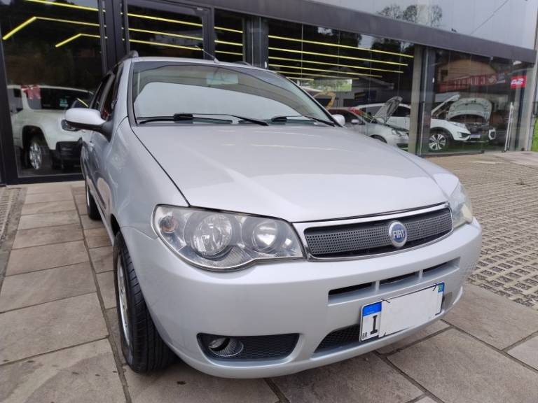 FIAT - PALIO - 2006/2007 - Prata - R$ 26.000,00